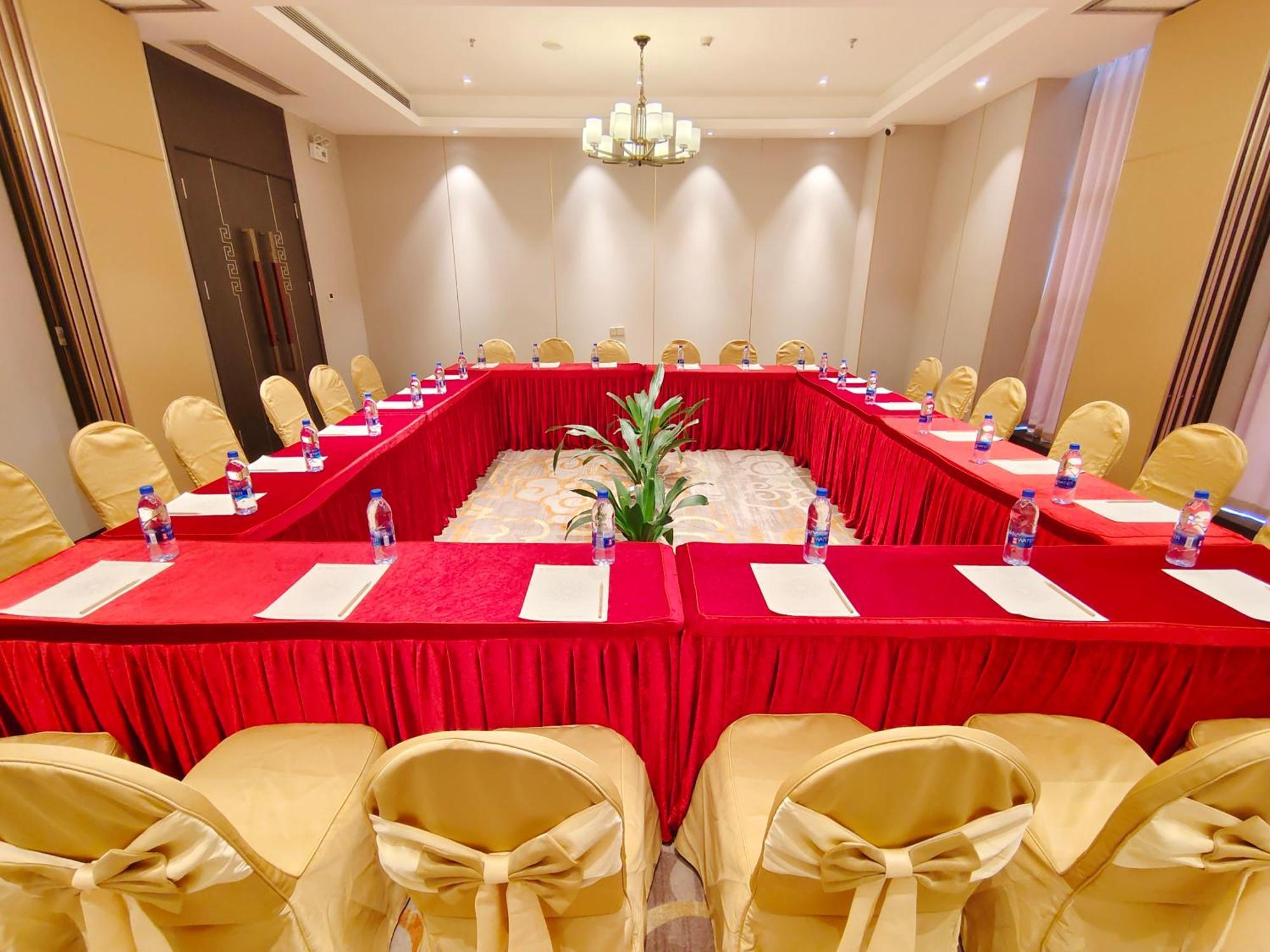 Romanjoy International Hotel Шънджън Екстериор снимка
